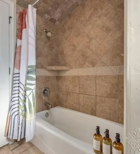 Peruvian-4 Bed Desert Oasis -pool, Hot-tub &outdoor Kitchen *