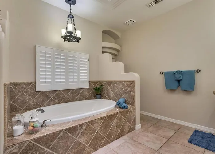 Peruvian-4 Bed Desert Oasis -pool, Hot-tub &outdoor Kitchen *