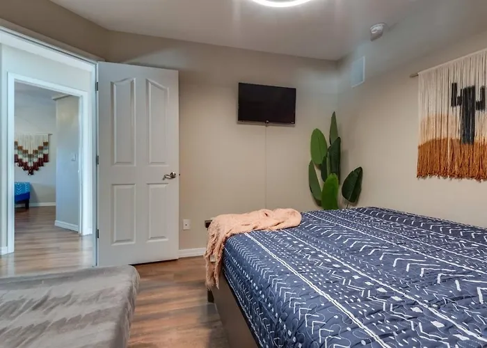 Peruvian-4 Bed Desert Oasis -pool, Hot-tub &outdoor Kitchen Holiday home Lake Havasu City